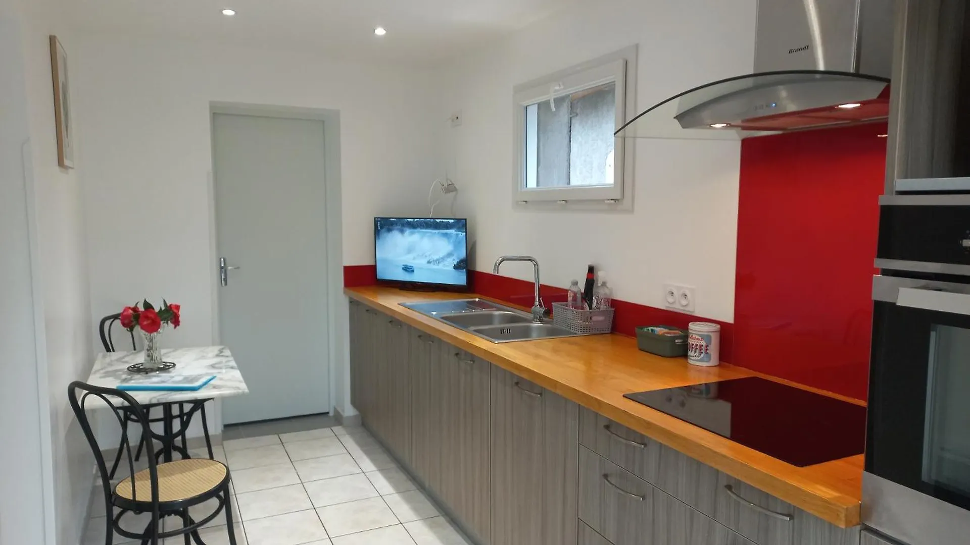 Appartement Avec Jardin Ade Apartment